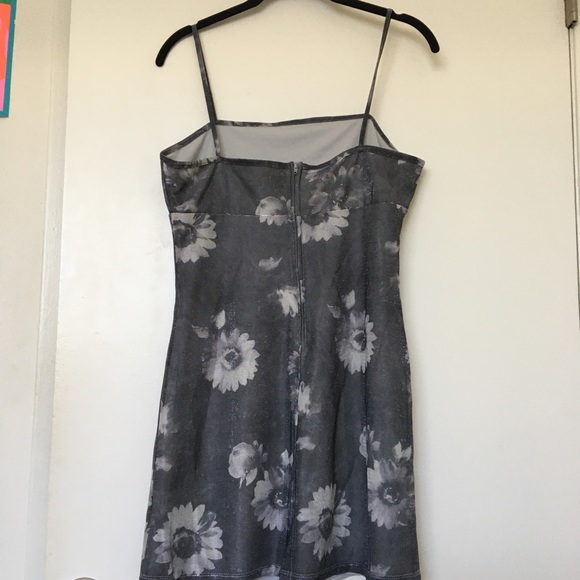 90s mini dress - Picture 3 of 5